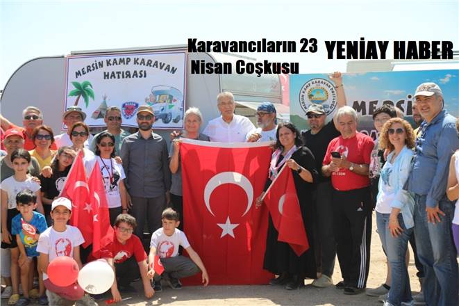 Mezitli Belediye Başkanı Neşet Tarhan da katıldı.Alanı, Atatürk posterleri