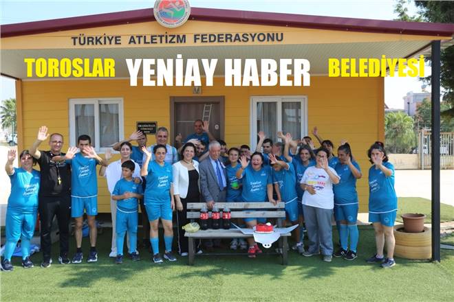 SPORDA ENGEL YOK DİYEREK, HAREKETLİ YAŞAMA DİKKAT ÇEKTİLER