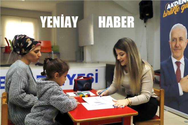Uzmanların gözetiminde uygulanan Denver II Gelişimsel Tarama Testi, ailelerin yoğun ilgisi altında devam ediyor